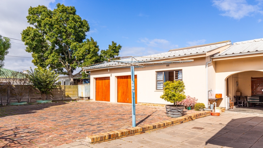 4 Bedroom Property for Sale in Laaiplek Western Cape